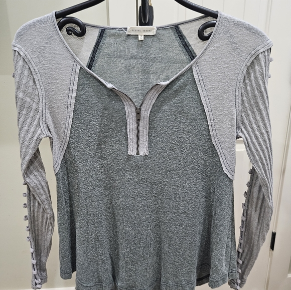 Cutout Long Sleeve Pullover Top - Picture 3 of 13